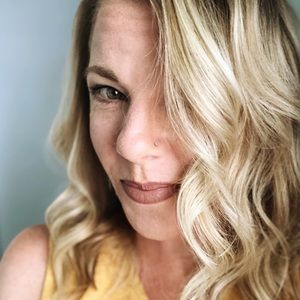 Meet your Posher, Dena